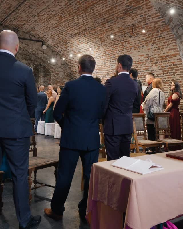 Ein Tag, der wie ein Film war - voller Liebe, Tränen und echter Gefühle. Danke an alle, die diesen Moment so besonders gemacht haben.
@gruberry_weddings
Es war mir eine große Freude, Jaqueline & Sascha an ihrem besonderen Tag begleiten zu dürfen 😊🎥
#hochzeitsvideograf #weddingreels #gruberryweddings #hochzeitsmomente #hochzeitsreel #traumhochzeit #weddingday #hochzeitsvideo