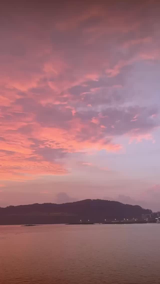 ✨ God’s still writing your story — stop comparing, start believing. 🙌
.
.
.
.
#FaithJourney #StayFocused #MotivationDaily #TrustGod #PurposeDriven