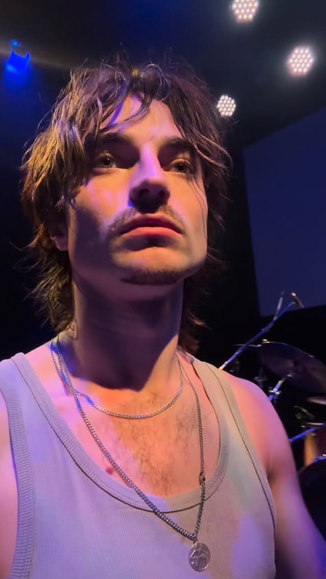 Setting up for an evening at a lovely theatre last night @beamhertford smashing venue, with cinema screens in the building. I sneaked into one during our interval ;) Another show in Wimbourne tonight… no rest for the wicked 😵
Freddy