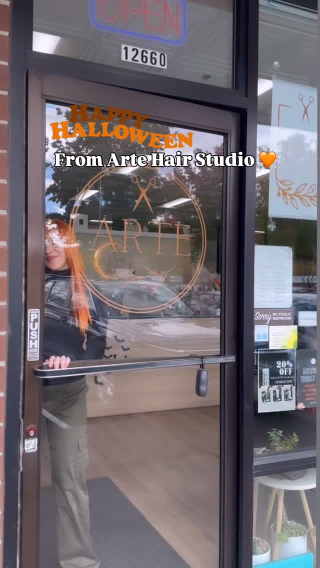 Happy Halloween 🧡🧡🧡 We had so much fun dressing up this year! What is your favorite look?! ✨
➡️ Make us your first trick or treat stop, and come by for candy! 🍭 Stay safe and have a great night!
.
.
.
.
.
#artehairstudio #bellevuehair #arte #bellevuesalon #bellevuehairsalon #rentonwa #rentonhairstylist #modernsalon #bellevuehairstylist #bellevuewa #halloweencontest #pnwhair #ʜᴀʟʟᴏᴡᴇᴇɴ2025