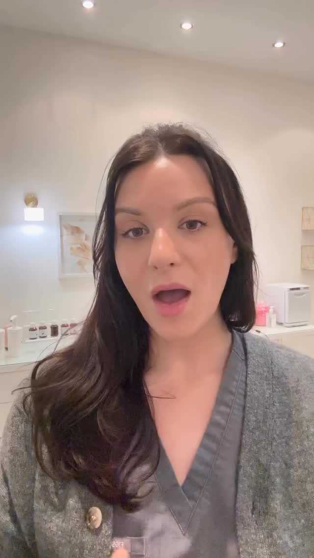 ‘Skin can become worse, before it gets better’ 🫡
A line nobody wants to hear, but it is important to understand why this can happen. Healing isn’t easy, but once you reach the finish line it’s worth it 🤍