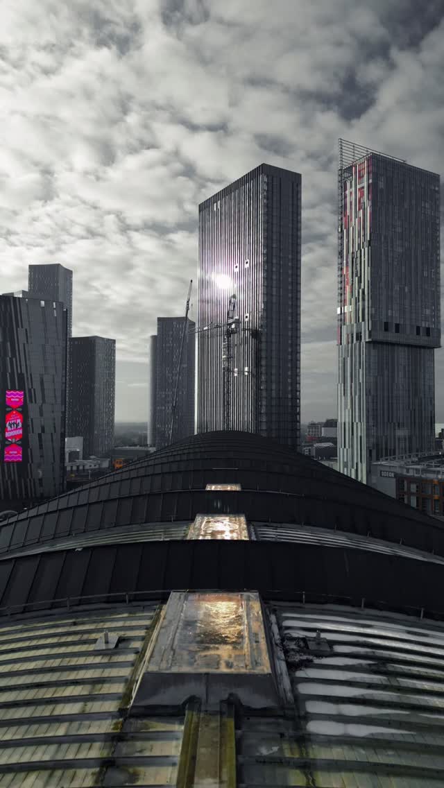 Behind the scenes, something big is being built in Manchester.
A home for the next wave of barbers.
A shop. An academy. A movement in the making.
The journey’s only just begun, stay tuned.
#openingsoon #manchester #crate #barber #academy