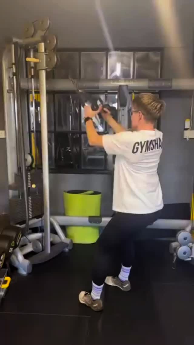 6 weeks of training consistently has taught me, I LOVE being a student!
I am stronger than I think I am; physically & mentally.
Showing up for myself never fails to anchor me when I’m unsure or feeling a drift & doing it with him has been wonderful for our relationship.
Our consistency has offered me stability when life feels insurmountable & I am so grateful to Beth @iron_lion_gymnasium for supporting us in rediscovering a healthy habit that I’m just sorry I lost. But we can always begin again ☺️
It needn’t be the gym, although I highly recommend, but what might you enjoy that makes you feel capable, that creates resilience, empowerment or just sanity?! I’d love to hear ☺️😘
#gymworkout #gymcouple #gymfrome #mentalhealth