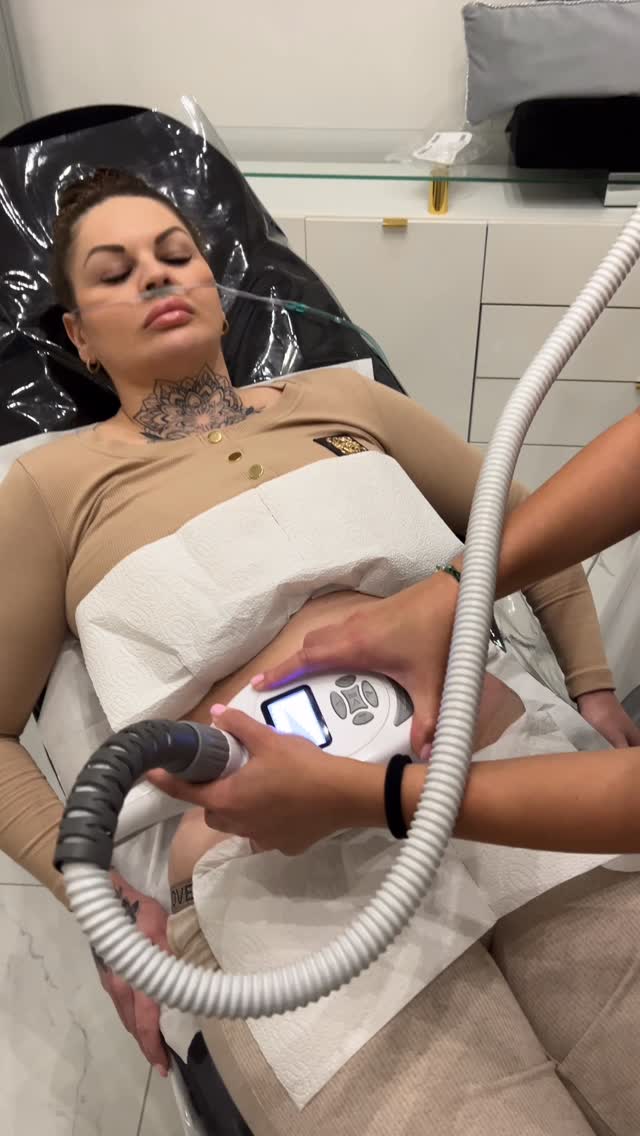 💖🔥 Träume nicht von einem fitten Körper - arbeite dafür‼️
Mit VelaShape3 kannst du deine Ziele schneller erreichen als je zuvor. Schlankeres Aussehen, straffere Haut - alles ist möglich‼️
Kontaktiere uns jetzt und starte deine Reise zur besten Version von dir selbst‼️💪🌟
#hamburg #velashape3 #rasping #schlankwerden