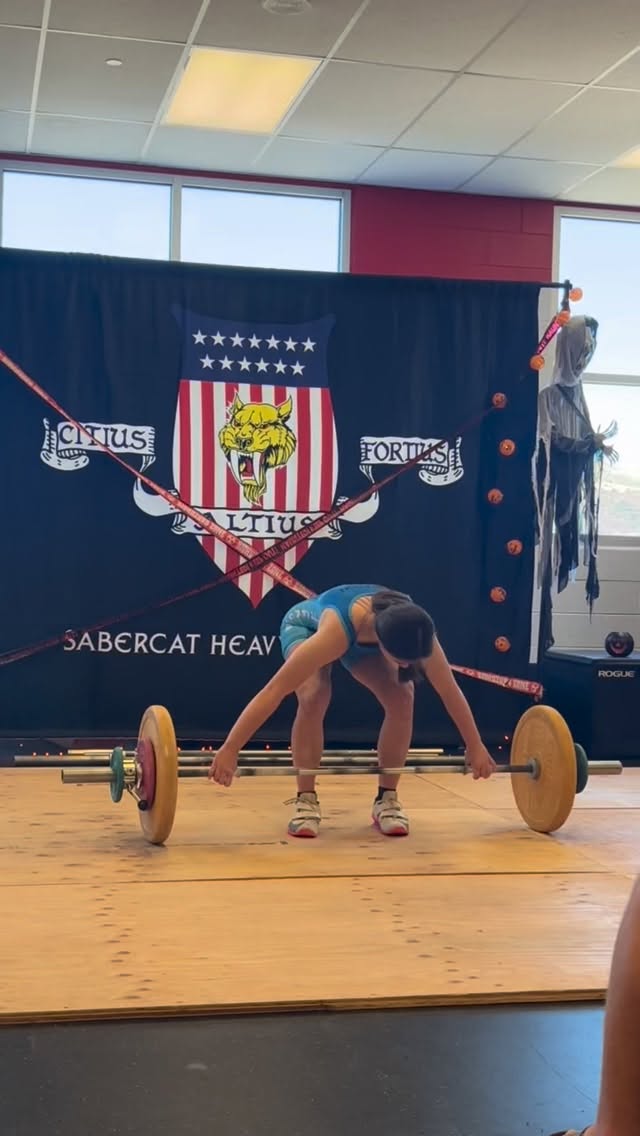 Just a little 57kg PR by @lilo_lifting59kg to get you fired up for lifting today!
#usaweightlifting #cleanandjerk #youthweightlifting #snatch #afterschoolprogram #heavyathletics #usawweightliftingcoach
