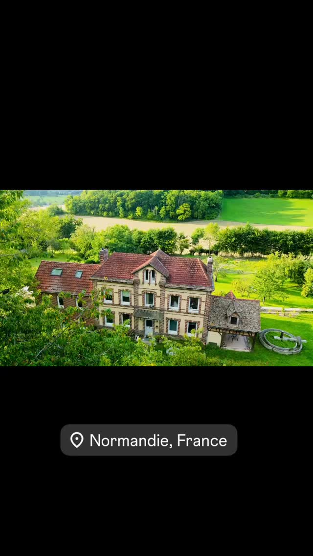 Besoin d’une pause hors du temps ?
Au cœur de la forêt, laissez-vous envoûter par l’authenticité de notre maison.
Une parenthèse de nature et de douceur, où chaque instant respire la liberté
#LaFolieDouce #Normandie #maisondecampagne #maisonrénovée #SaintPierreDeManneville #ParenthèseEnchantée #NatureEtDouceur #ForêtNormande #ÉvasionVerte #momentsauthentiques #RespirerLaNature #WeekendEnForêt #InstanTNature