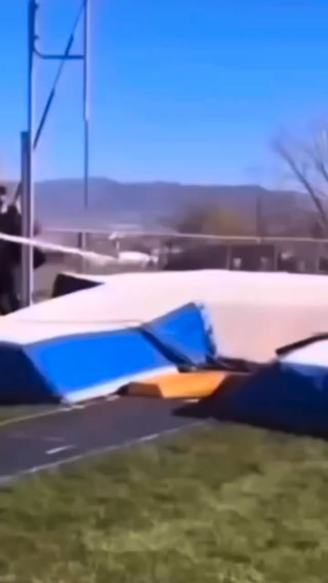 When you are nervous to try Pilates, but this is your instructor 😂.
We’re silly, and good for a laugh… but serious when it comes to supporting your movement. Literally all in 💖💪
#classicalpilates #pilatesforallbodies #pilatesnwa #pillarpilates