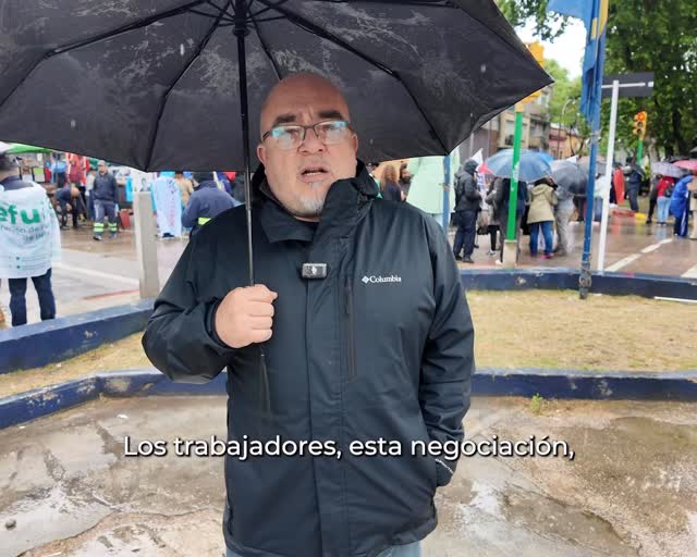 Frente a la falta de transparencia, el silencio y falta de respeto al trabajo de miles, las paraestatales decimos basta.
La negociación colectiva se defiende en la calle y con argumentos.
🔊 Escuchá nuestras voces en el marco de la marcha convocada por el PIT-CNT.
