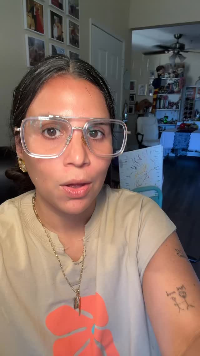 ¡Ayuda Navideña!
¿Cuál prefieren A o B?
#greenwitch #boricuagirl #clayjewelry #craftespañol #fyp #puertoricotiktokt #magiatiktok #magiccraft #boricua🇵🇷 #boricua #craftideas #crafttok
#apoyalocalpr #polymerclayearrings #clayearrings #shopsmall #boricua🇵🇷 #handmade #clayallday #polymerclayearrings #polymerclaytutorial #polymerclayartist #arcillapolimerica #arcillapolimericatips #polymerclaycreations #resina #resinajewelry #resinaccessories #PolymerClayCreations
#ClayCutters #ClayCommunity #SmallBizSupport