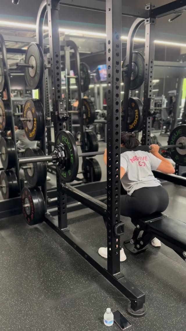 Sports specific training for this Acrobatic Gymnastics Base. Her goal? Gain strength. And we’re DEFINITELY doing that 💪