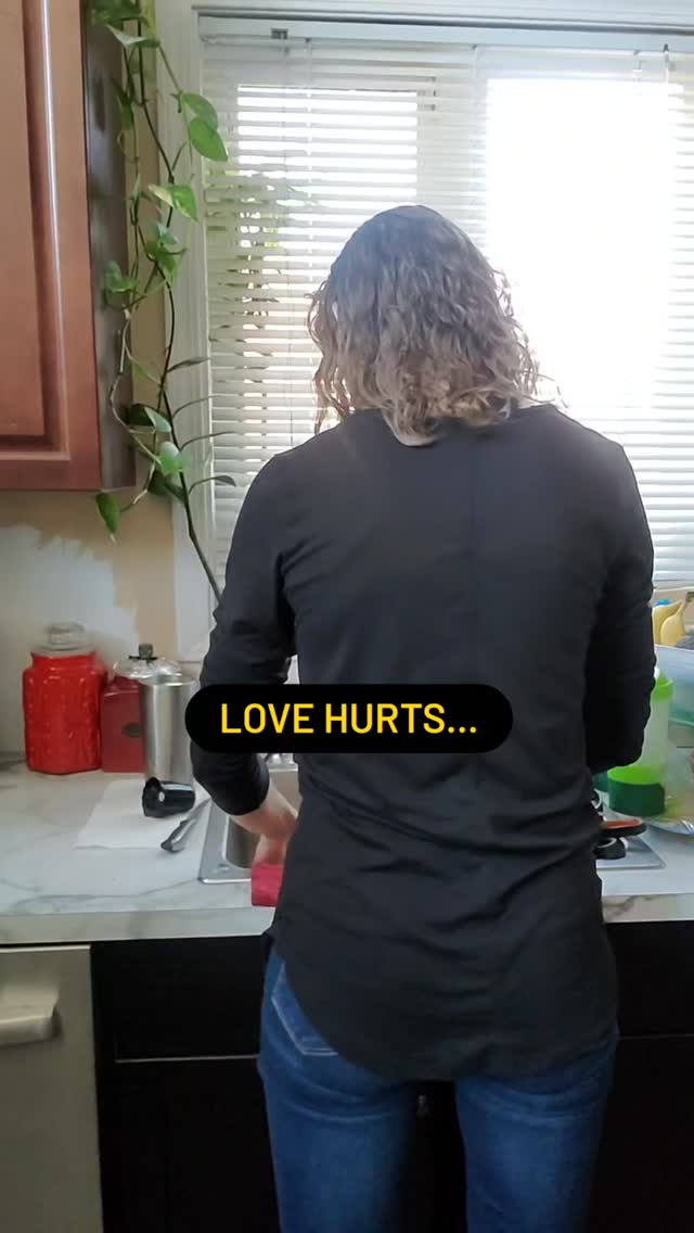 Love hurts (but only when you forget to block) 💕🤣
When your training partner is also your life partner, practice never really stops…
and honestly, that’s the fun of it. 💍🥋
#MarriageAndKravMaga #CouplesWhoTrainTogether #TalonPointDefence #LoveAndUppercuts #ikmffamily #HealthyConflictResolution