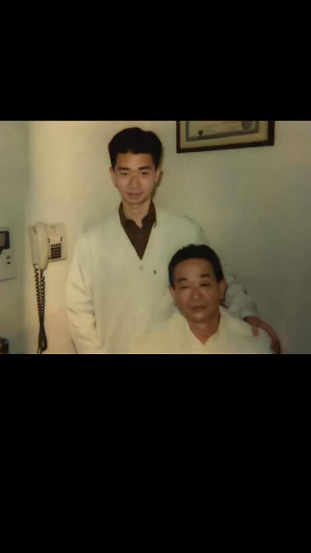 Feliz Dia doDentista. Homenagem a todos os profissionais que se dedicam a cuidar dos sorrisos para iluminar a vida das pessoas #dia do dentista #saúdebucal #companheirismo #sorrisos