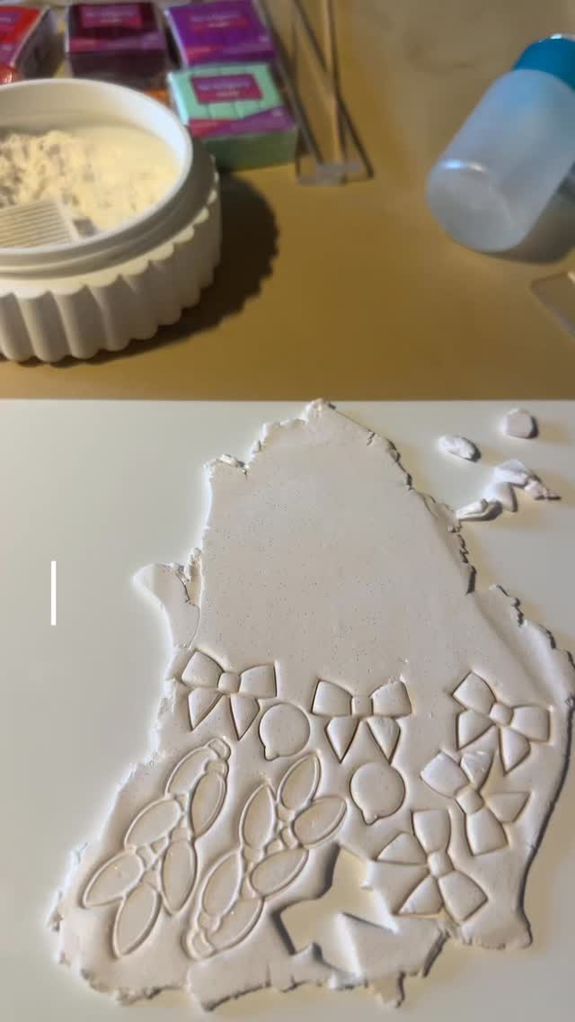 Día 2: Colección Navidad
Bruja Cósmica
🎄🎄🎄🎄
Ofertas disponibles hasta el 29 de noviembre 🫶🏼
#resinaccessories #PolymerClayCreations #ClayCutters #SmallBizSupport #clayearrings