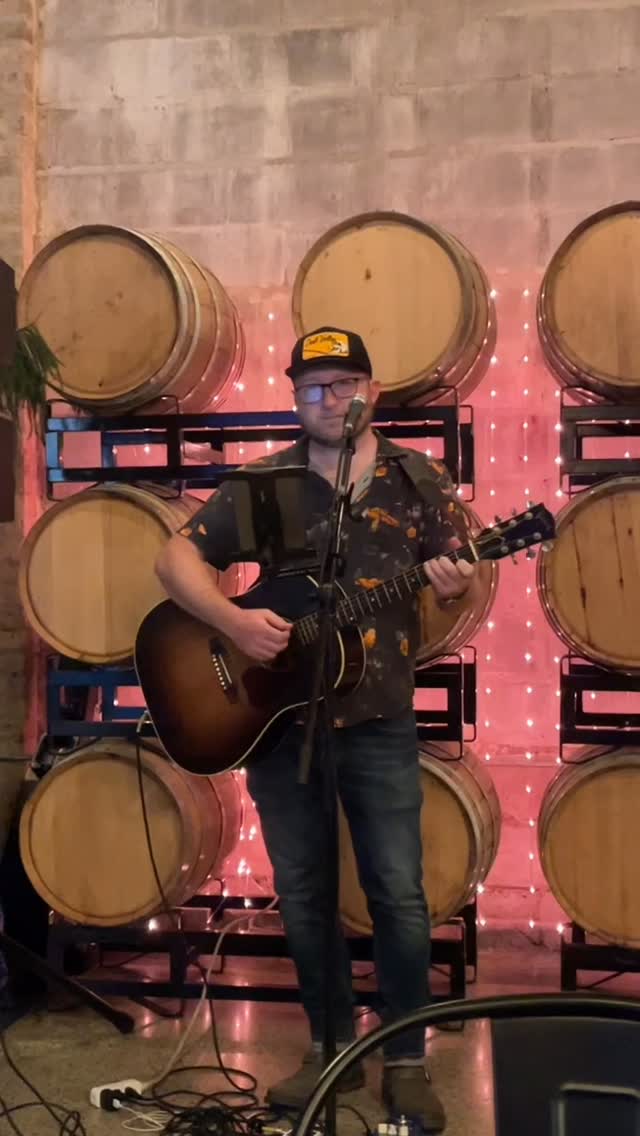 This tune by Barry Louis Polisar has become one of my absolute favorite songs to play. My friend @mollywhuppiemusic suggested it’d be a good match for me and it’s lived in my set ever since.
#livemusic #singersongwriter #songwriter #altfolk #americana #giglife #folkrock #midwest #midwestisbest #illinois #chillinois #lakevilla #harborbrewingco #hbc #barrylouispolisar #alliwantisyou #junosoundtrack