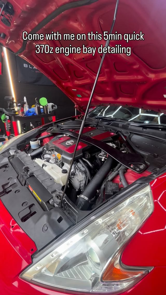 About 5 minutes that’s all it takes to level up the engine bay!
Engine bays trap heat, dust, oil mist, and road grime — and that buildup can hold moisture, fade plastics, and even trap smells.
Proper engine bay detailing isn’t just for looks — it helps with inspection, longevity, and makes future maintenance easier.
Degreased, safely rinsed, dried with air, and finished with a protective dressing.
#BlazeDetail #EngineBayDetail #CarDetailingNZ #DetailingLife #BeforeAndAfter #CleanCarCulture #CarCare #AucklandDetailing #NZDetailers