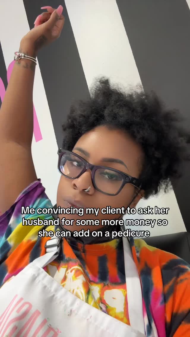 She gets what she wants🤷🏾♀️ s/o to all of the husbands out there supporting my small business 🤣
.
.
#nailtechhumor #funny #relatable #nailcontent #nailtechlife #nailtech #explore #toledonailtech #detroitnailtech #atlantanailtech #htxnailtech