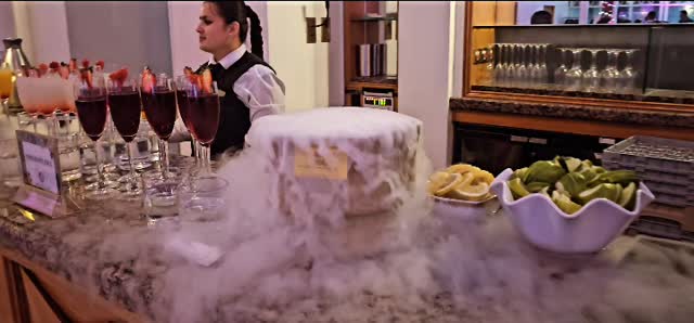 Warning: these drinks came to slay 💨🍹#mobilebar #welcomedrinks #sipsiphooray #bartenderlife🍸