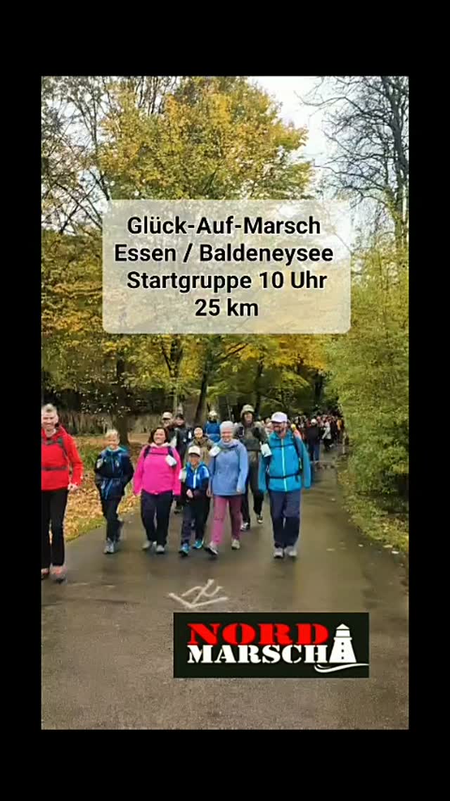 Trotz nicht gerade "königlichem" Wetter und der beliebten Frage:
"Habt Ihr das Wetter aus Hamburg mitgebracht?,"
hat der Ruhrpott seinen Humor weder beim Start noch auf der Strecke verloren.
Wir feiern jeden, der so lässig heute beim Glück-Auf-Marsch in Essen auf der 15km, 25km & 45km Stecke unterwegs war.
Nur mal so rein statistisch...🤨
...Essen hat 144 Regentage im Jahr & Hamburg 133! 🙄
EGAL wir lieben das Ruhrgebiet, bei Sonne 🌞 & bei
Regen 🌧 und deswegen geht's am 29.November 2025
zu Wanderguide Arne zur Premiere von unserem Ruhrseen-Marsch Herdecke, da sind es nur so 126 Regentage, aber Ende November liegt dort vielleicht schon Schnee! 🌨☃️😳
Wir machen mal weiter und warten auf das Schlussläuferteam der 42er!
Eure Nord-Marscher mit den family&friends ♥️
#rainydays #wasserschlacht #glückaufmarsch #essen #baldeneysee #wirgehenwandern #regenwetter #menschmeier #dasschüttet #regenregennichtsalsregen