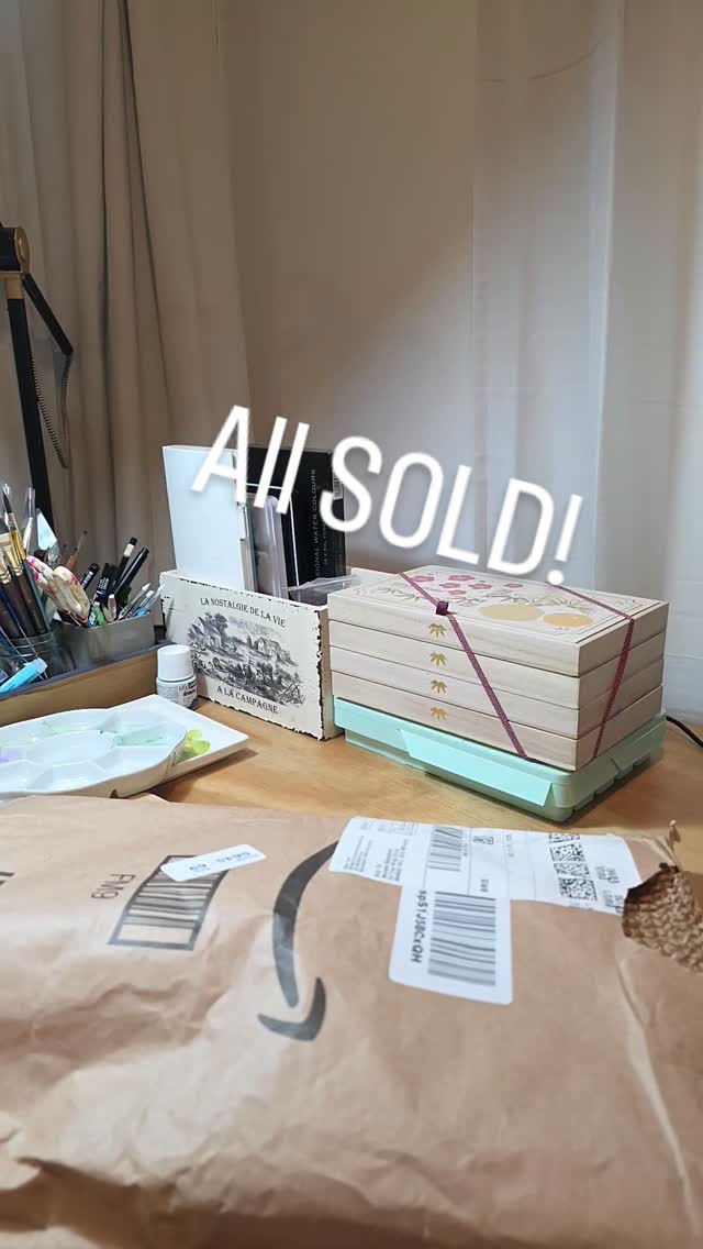 What!!!! All of the books I ordered for pre-order sold out on the same day!!!! I can't thank you all enough for the support! They will be posted out this week and you can still pre-order from my website. I should have some more in a few days!!! IF YOU ORDER FROM MY WEBSITE YOU WILL RECEIVE A SIGNED COPY!
Link in my bio or head on over to watercolourwellness.com
#watercolour
#book
#tutorial
#beginner
#art
#paint