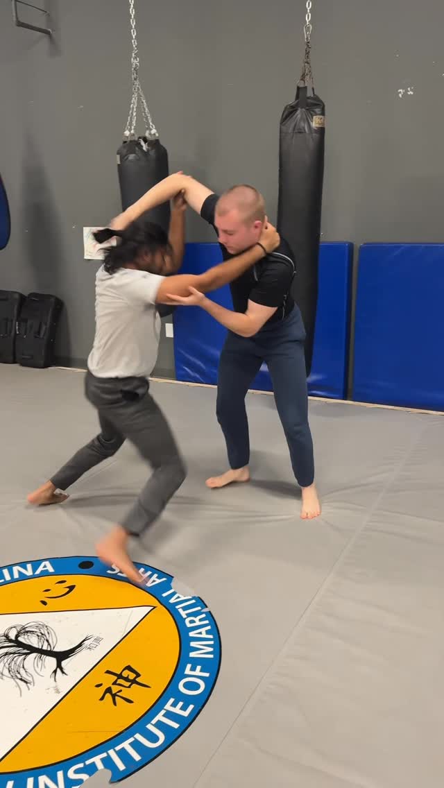 Jiu Jitsu session from last week ๐ฅ
Huge thanks to @raleighjiujitsuandmuaythai for hosting us ๐๐ป
#seekdiscomfort #discomfortclub #personalgrowth #selfimprovement #growth #jiujitsu #raleigh #raleighnc #ncsu #ncstate