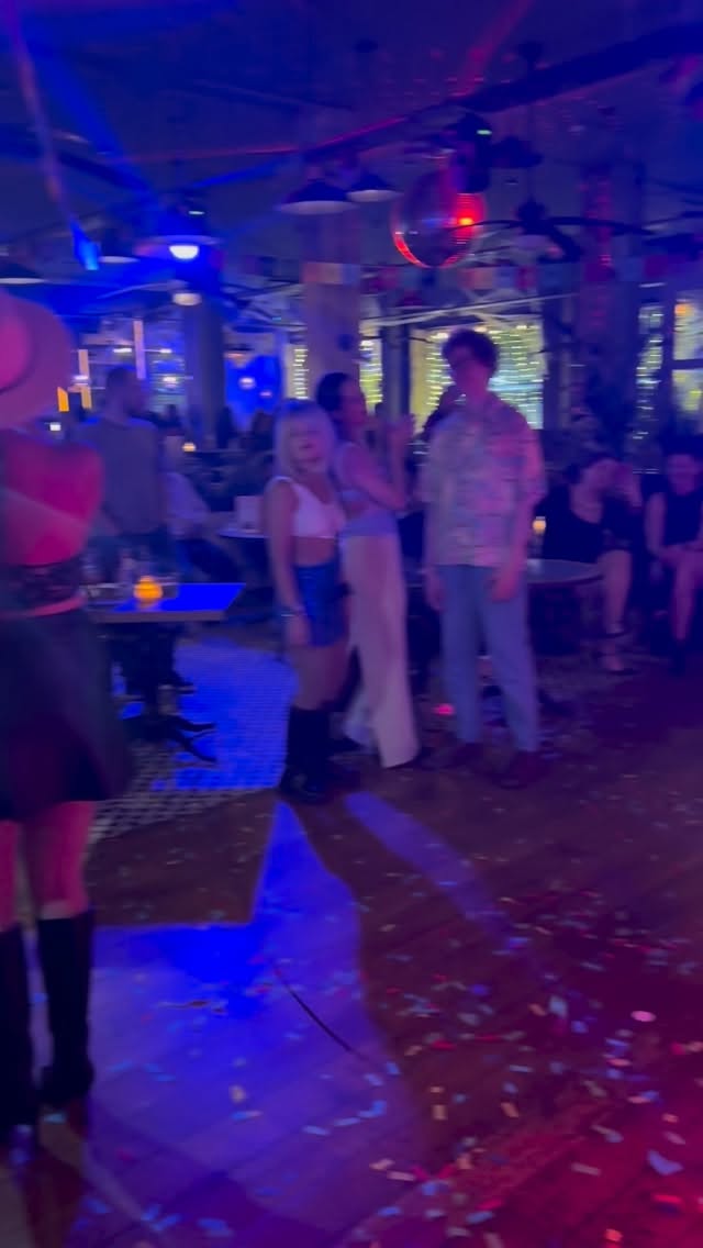 Fuego Friday just keeps getting better and better ! ❤️ Last night we had guests DJ KeefMc and Sofia 🇨🇴 singing for us - on her birthday ! El Encanto dancers had everyone up dancing as per usual and there loads of interesting fancy dress trick or treaters in for our Halloween Edition ! Thanks to Andres of Colombian 🇨🇴 Bites for the yummy empanadas in their weekly pop up street stand ! 😋 NEXT WEEK : Dj Sam and Ricardo Pompa Fernandez 🇨🇺 will be singing for us ! Wepaaaaa! Can’t wait ! #glasgowevents #salsaglasgow #glasgowlife #danceglasgow #fiesta