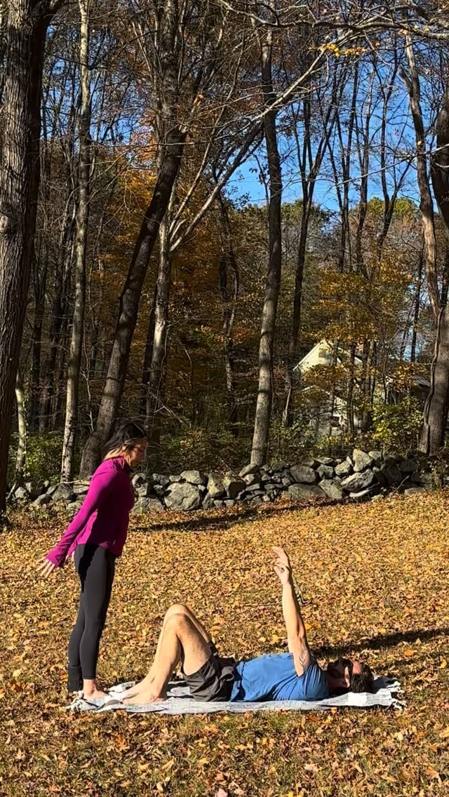 It's not as easy as it looks. But we never give up!
#acro #acroyoga #acroyogagirl #acroyogapractice