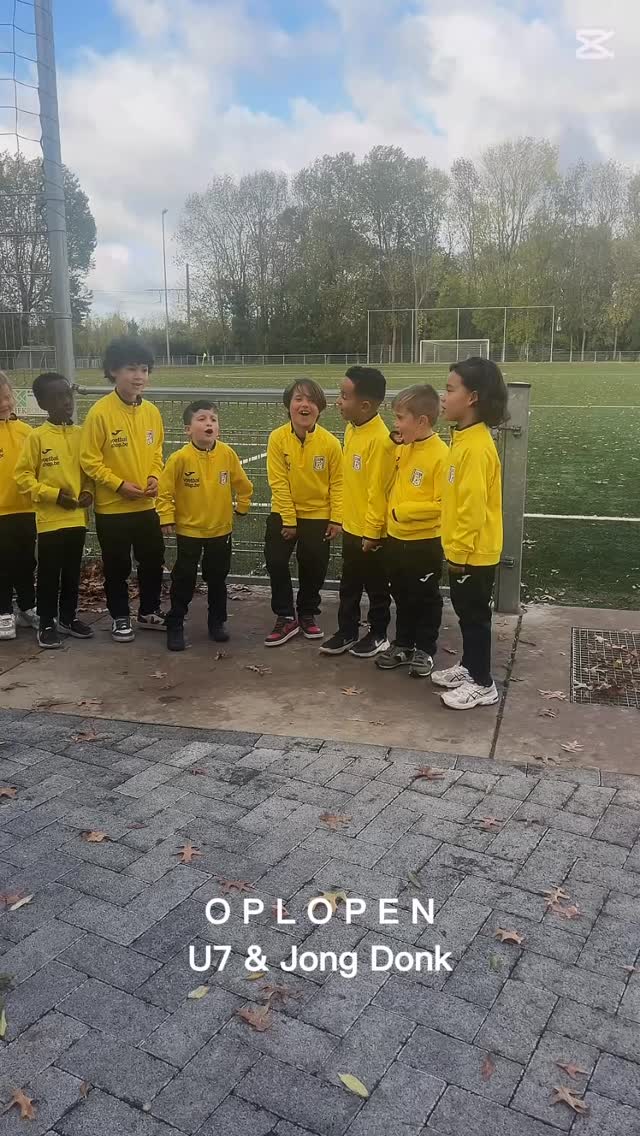 💛Groot en klein 🖤 Klein en groot 💛
Altijd beter samen. Investeren in elkaar. Samen, hand in hand.
#OF123 #jongdonk #kskekerendonk #seniors #samenisaltijdbeter #samensterker #oneteamonedream