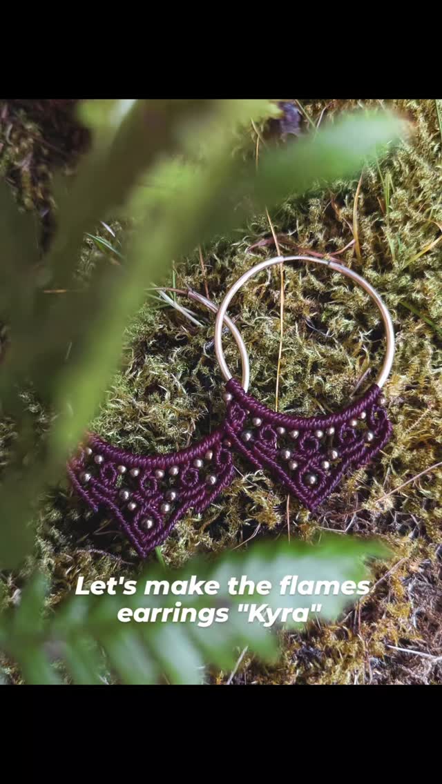 🍷 "KYRA" Makramee Creolen – Making-of
Enjoy & Relax beim Zuschauen, wie diese Ohrringe von Grund auf entstehen. 🛠️
Gar nicht so einfach knapp 25 min Knüpfarbeit in ein etwa 3 min Reel zu packen 😅. Wie ich die Creolen mache, zeige ich euch mal in einem extra Reel 😉das würde dieses hier sprengen 🤣
➡️ Handgefertigte Messing-Creolen (Ø 4,5 cm) mit Makramee in Bordeaux mit Messingperlen (Gesamtlänge ca. 6,5 cm).
Bei Interesse schreib mir gerne eine PN!
Bald auch im Shop erhältlich ✨
👉🏼Link in Bio👈🏼
✨Herzliche Grüße
Und einen wunderschönen Freitag Abend 🌄
Eure Katharina
@aranyasart
#KyraOhrringe #MakrameeArt #creolen #HandmadeJewelry #AranyasArt #MessingSchmuck #MakingOf #RelaxAndCreate #linhasitacord #oberösterreich #laakirchen #MacrameLove #hanadewithlove❤️