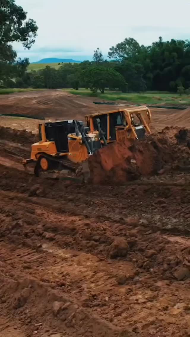 Our CAT D6T Dozers💥, our gear, works as well together as we do for all our customers...
Call 1300 851 871 to talk to one of our awesome team, about our, hire rates and quality gear.
#Rediplant #earthmovingequipment #earthmovingmachinery #earthmoving #earthwork #machinery #equipmenthire #equipmentrental #bobcatequipment #excavators #komatsu ##civilconstruction #dryhire #caterpillar #tipper #dumptrucks #dumpers #rollers #construction #earthmovers #constructionequipment #constructionmachinery #constructioncompany #qldjobs #ConstructionEquipment #QualityMatters #trustedsupplier