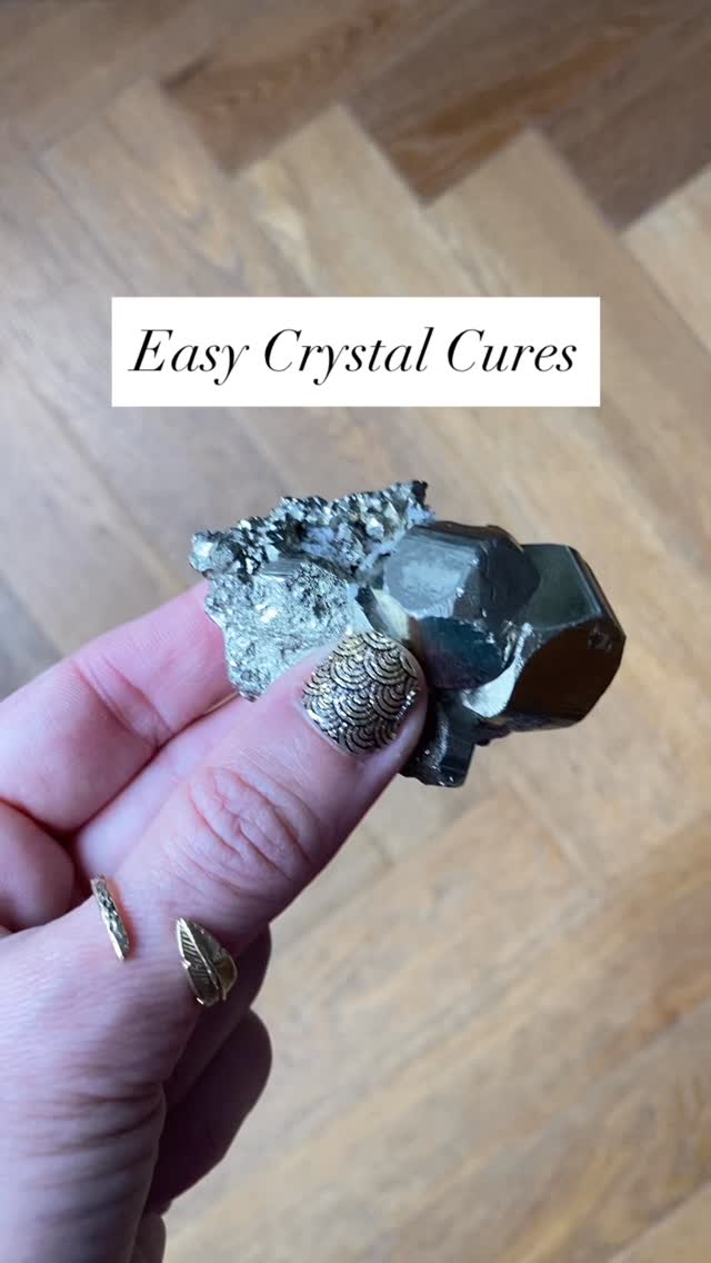 ✨ Quick energy cure: Pyrite
Since autumn is associated with the Metal element, let’s talk about one of the most metallic-looking Crystal: Pyrite. This “Fool’s Gold” is anything but foolish when it comes to Feng Shui!
Help yourself with a bit of Pyrite for:
Clarity: it clears mental blocks and sharpens your focus
Wealth: it invites more confidence and new opportunities
Amplification: it acts like an energetic shield, protecting you from negative vibrations while supercharging your intentions.
Place it in your wealth corner (southeast area of your home or workspace) or on your desk to ignite inspiration and motivation.
🇫🇷 Remède énergétique express: la pyrite
Puisque l’automne est associé à l’élément métal, parlons de l’une des pierres à l’apparence la plus métallique: la Pyrite. Cet “Or des Fous” est pourtant très sensé quand on parle de Feng Shui !
Vous prendrez bien un peu de Pyrite pour les bienfaits suivants:
Clarté : Elle lève les blocages mentaux et affûte la concentration.
Prospérité : Elle renforce la confiance en soi et attire de nouvelles opportunités.
Amplification : Elle fonctionne comme un véritable bouclier énergétique protégeant des vibrations négatives tout en boostant les intentions
Placez-la dans votre zone Abondance (la zone sud-est de votre maison ou espace de travail) ou sur votre bureau pour stimuler l’inspiration et la motivation.
#Pyrite #FoolsGold #FengShui #WealthCrystal #AbundanceMindset #Clarity #Manifestation #CrystalHealing #EnergyBoost #HomeFengShui #CrystalMagic #AmplifyIntentions