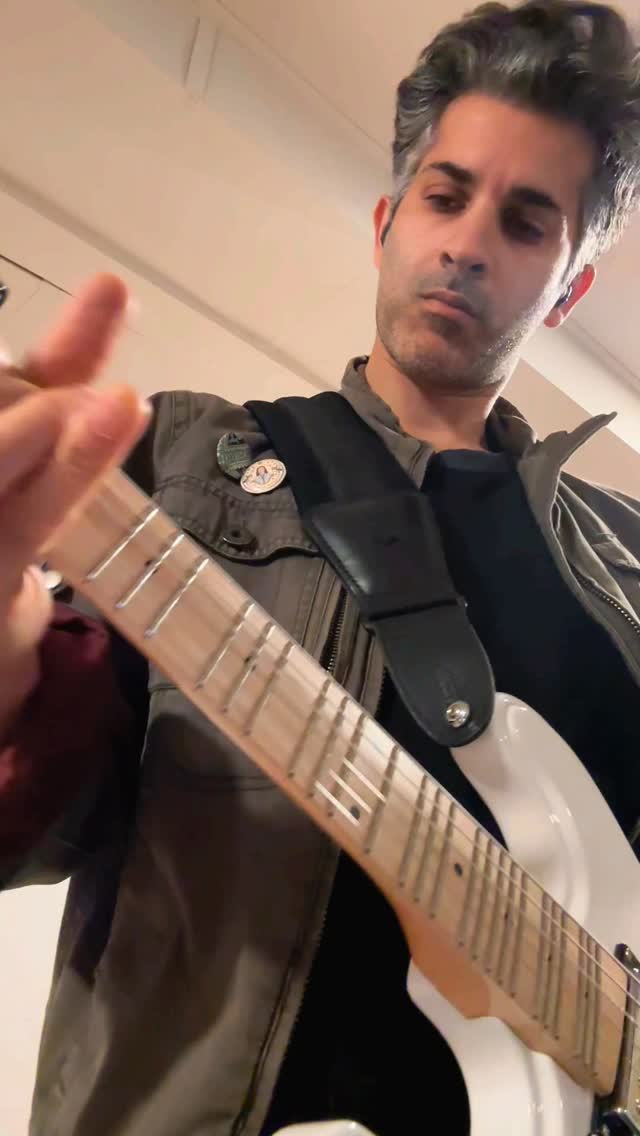 Come on BRING DA NOIZE! While our Nivember gigs will be acoustic, we’ll be debuting this fresh axe on stage for @jodollee’s birthday party at @bycseattle!
DECEMBER 7th 🧮 Mark your calendars sexy sailors!!
#distortion #maqam #eastwood #practice #kuwaiti #tacoma #seattle #pins