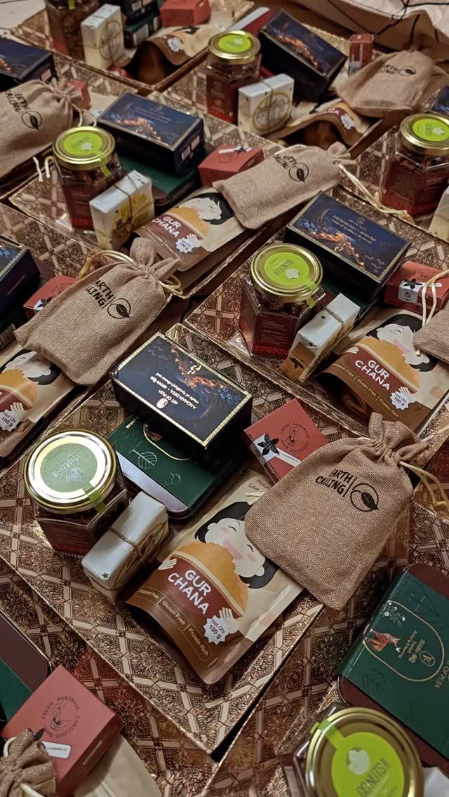 Hampers for @studio_spacekraft for Diwali 2025. They were a perfect mix of traditional festive goodies and contemporary treats🎉
Thank you @sameerschaubal and @tanviamehta for the opportunity
#diwali2025 #diwaligifting #corporategifting