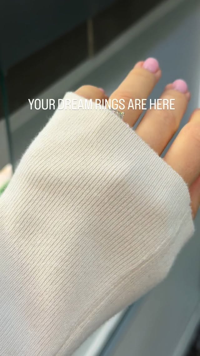 Getting engaged? We have the perfect diamond ring in store for you.. #diamondrings #antwerp #antwerpdiamonds #solitairejewellery