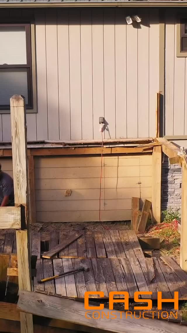 Another incredible transformation in the books! Our Cash Exteriors Division designed and built this spacious deck to maximize usable space and connect seamlessly to the home. This custom layout features strong pressure-treated framing, clean railing lines, and a beautiful step-down landing perfect for gatherings and backyard enjoyment. Big shoutout to our hardworking crew who make projects like this happen! 🙌🔨
•
☎️ 662.832.1737
📧 info@cashconstruction.co
💻 cashconstruction.co
•
#cashconstruction #starkvillems #oxfordms #residentialcontractor #roofingcontractor #ridgelandms #localbusiness #roofreplacement #brandonms #madisonms #cashcode