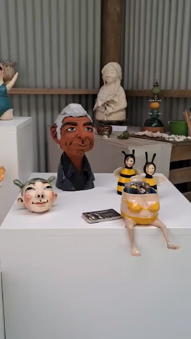 Whimsical and cheeky, skilfully moulded ceramics, in bright and bold colour.
@amy_brennan_ceramics has a very unique signature style.
Studio Open Both Weekends.
0930-1430 Friday to Sunday
#taranakiartstrail #artist #art #sculpture #ceramics #taranakilikenoother #supportlocalartists