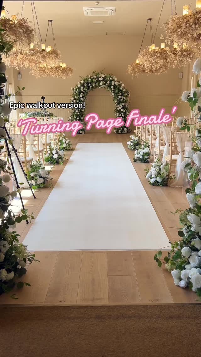 A special epic version of one of the most romantic piano pieces to welcome Madison and James out into the sunshine at Hampton Manor! I was told to expect the bridesmaids to get up and sing, so I was also ready with the vocal scores when it happened 😁😁
🎵I’m playing: Turning Page Finale - Twilight Soundtrack (Tim’s Wedding Piano version)
In this video:
Venue @hamptonmanorweddings
#twilight #weddings #weddinginspo #weddinginspiration #weddingvibes #weddingmusic #weddingvibes❤️ #weddingvibes💍 #weddingmusic #realweddings