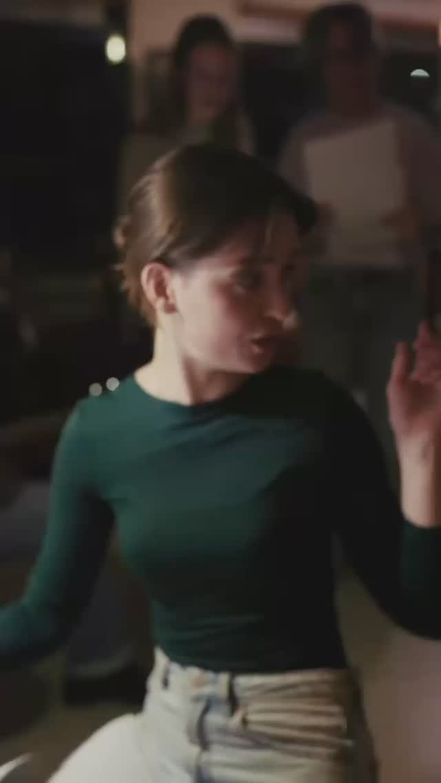 Een snippet van het liedje dat we zelf hebben geschreven… 👀
We spelen hem op zaterdag 8 november bij ons concert “Een Hemels Medicijn” in Boven-Hardinxveld.
De laatste tickets vind je in de link in onze bio. Be there or be square. ✌🏼 Ben jij erbij?