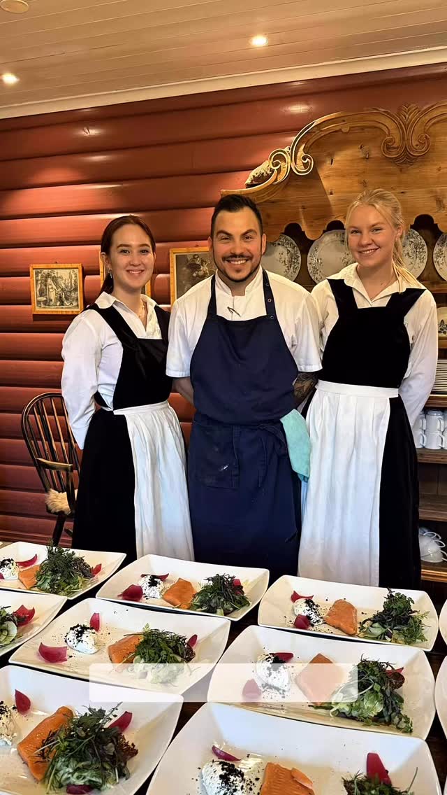 Da er maten klar, velkommen til oss!