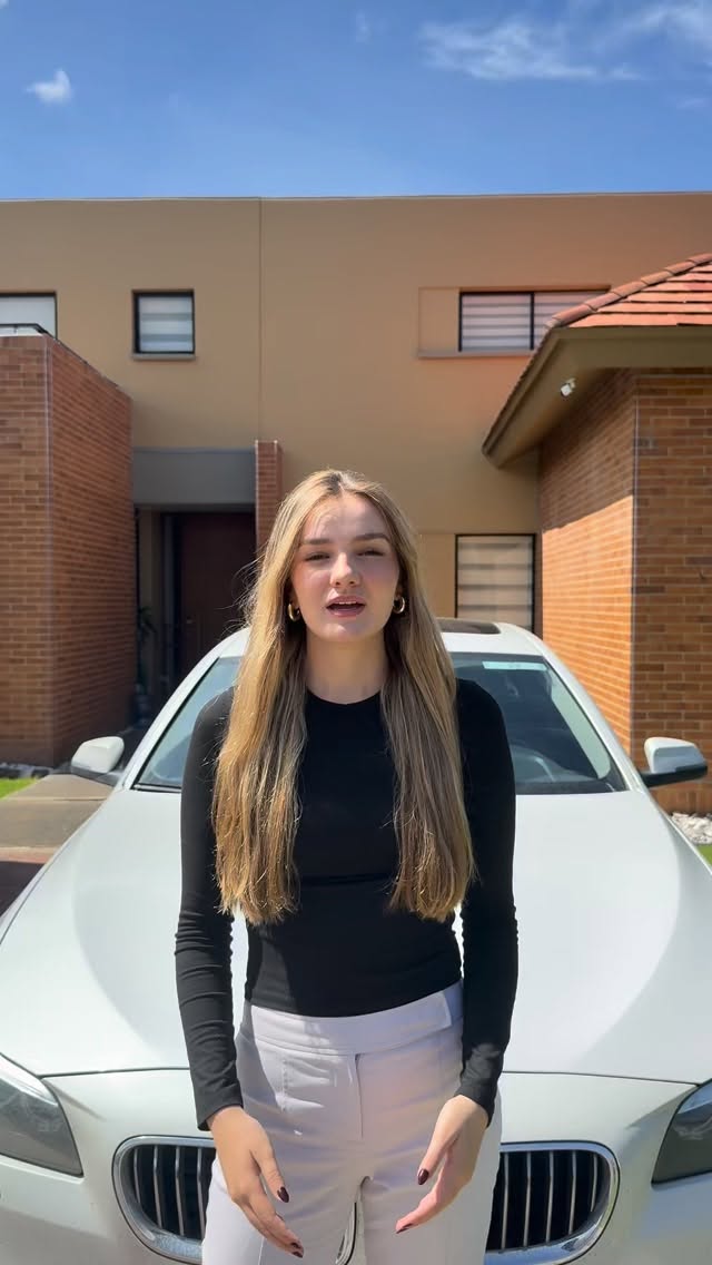 Los carros del futuro se manejarán solos… pero los accidentes seguirán pasando.
Revisa tu seguro con nosotros, sin compromiso.