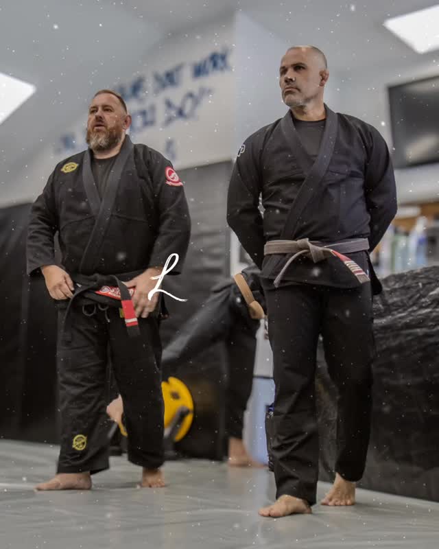 🥋 WINTER BJJ GRADING & SEMINAR ❄️
with Professor Leo Queiroz
📅 Saturday 29th November
🕙 10:00 – 12:00 | Grading & Seminar
🍽️ 12:00 – 14:00 | Food & Celebration
Join us as we finish the year strong with our Winter BJJ Grading, followed by a seminar led by Professor Leo Queiroz.
A great day to celebrate everyone’s hard work, progression, and the year’s achievements on and off the mats.
Let’s come together, learn, roll, and celebrate as a team. 💪
#ForceSubmission #BJJ #Checkmat #WinterGrading #LeoQueiroz #TeamForce#forcemma #checkmat