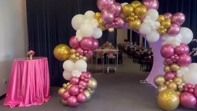 The FlowerLand Square
www.HoustonWeddingEventChannels.com