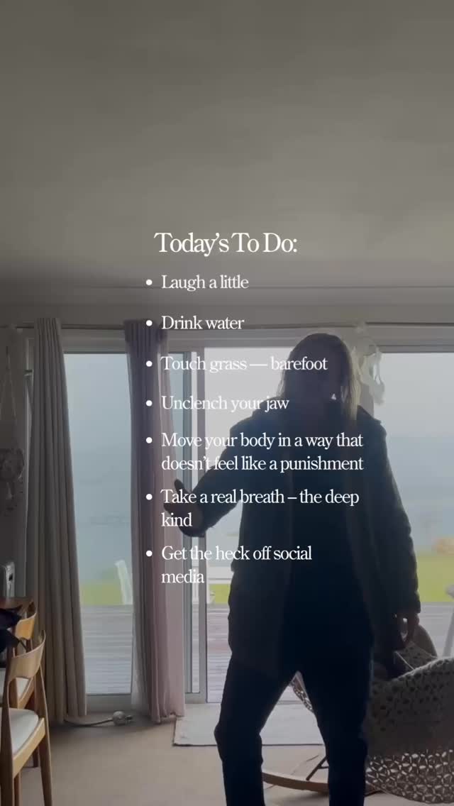 Your realistic self-care to-do list 🫶
1️⃣ Laugh a little – Genuine laughter lowers stress hormones and boosts endorphins — your body’s natural painkillers. My number 1 prescription to you today: have a giggle.
2️⃣ Drink water – Dehydration sneaks up as fatigue, headaches, brain fog, or sugar cravings. Keep water nearby throughout the day — your cells (and mood) will thank you.
3️⃣ Touch grass (barefoot) – Literally. Grounding helps reset your nervous system and reduces stress by reconnecting you with the earth’s natural charge. Five minutes in the sun, barefoot on the lawn, can shift your whole energy.
4️⃣ Unclench your jaw – That constant tension isn’t “just stress” — it’s your body holding on. Drop your shoulders, unclench your jaw, soften your tongue, and exhale. Try it now. Notice how your body instantly relaxes?
5️⃣ Move in a way that isn’t punishment – Exercise shouldn’t be about earning food or fixing flaws. It’s about circulation, dopamine, and self-respect. Stretch, walk, dance in your kitchen — move because it feels good, not because you “should.”
6️⃣ Take a real breath – The deep kind that expands your ribs and slows your heart rate. Shallow breathing keeps you stuck in stress mode; long exhales signal safety. Try a slow 4-in, 6-out breath.
7️⃣ Get the heck off social media – It’s overstimulation disguised as connection. Step away to give your brain quiet time — to think, feel, or just be. The world won’t end if you miss a few stories, but your nervous system might finally rest.
💥 You don’t need a complex wellness routine. Just small, simple things that bring you back to your body, your breath, and the present moment.
#realisticselfcare #holistichealth #naturopath #nervoussystemregulation #mindbodyconnection #mentalhealthawareness #slowdown