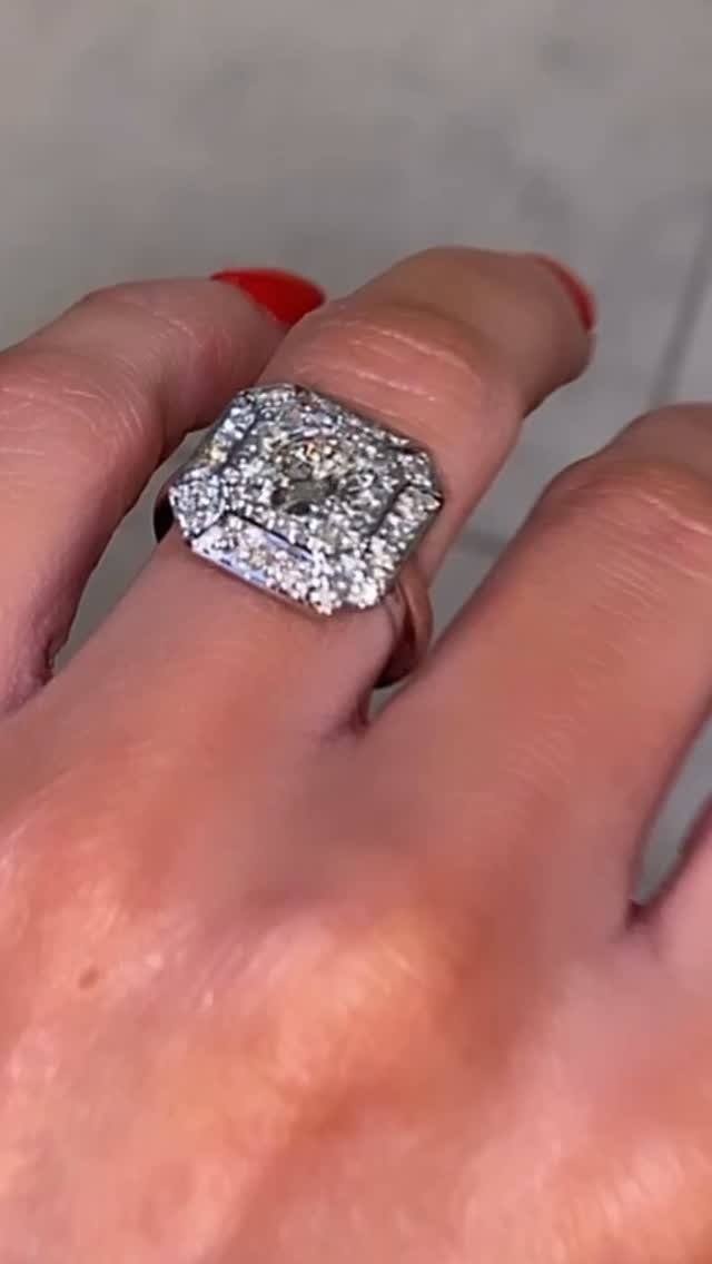 This is what re-purposing of your old jewellery pieces can look like. ✨💎 ♻️
We can use your gold & diamonds or gemstones from old jewellery and make it into your dream piece. 💭
Book with Corey for a free consultation to explore. 📧📞
#nataliajewellers #welovediamonds #customjewelry #yvr #southsurreyjeweller