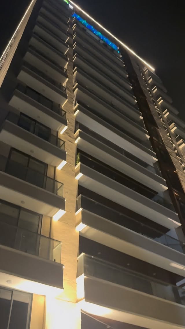 🌿 Transform your outdoors with elegant nature friendly pavers/grass pavers — where beauty meets sustainability.
💧Let nature breathe through every pocket — grow grass or fill with baby chips for an eco-friendly, groundwater-recharging landscape. Best for outdoor light traffic parkings. 🌱✨
A beautiful project Atlantica by Samanway group. Where we got that vibes of liveliness and energy.