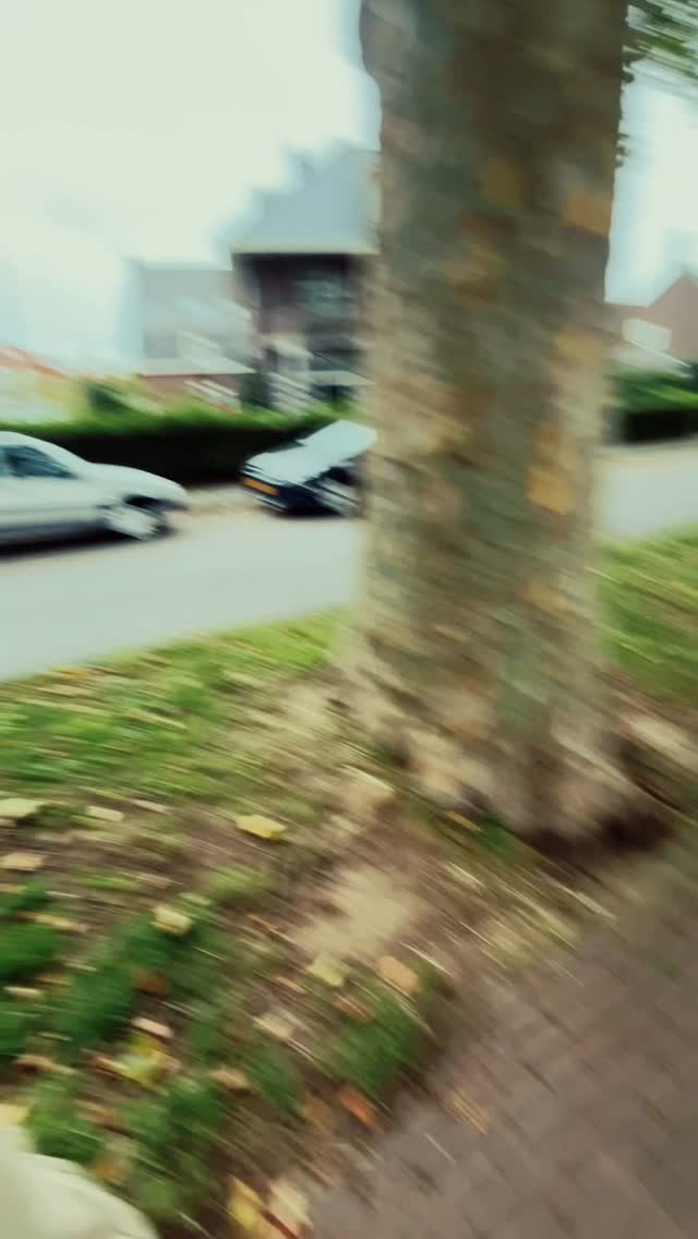 Eva en Julian zijn op stap gegaan om een lekker chaotisch filmpje op te nemen :)
Op 8 november denken we na over het thema “Een Hemels Medicijn”. We kunnen er snel een simpel idee bij krijgen, maar we geloven dat er een hele rijke en diepe boodschap in schuilt. Waar denk jij aan bij “Een Hemels Medicijn”? Laat het ons weten! 💊