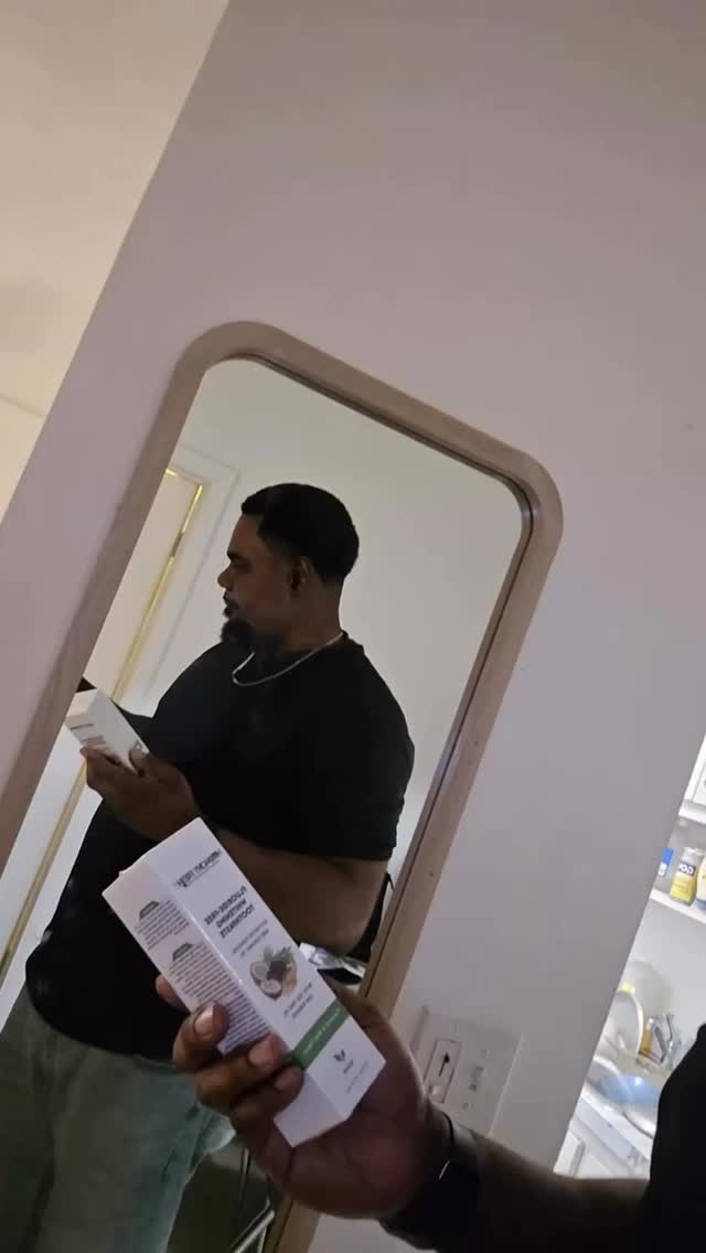 Jean loves Harmony Fresh , we are sure you will too !
___
#harmonyfreshsmiles #toothpaste #smiles #veeners #teethwhiteningatl #teethwhiteningkit #fypreelsシ゚viralシ