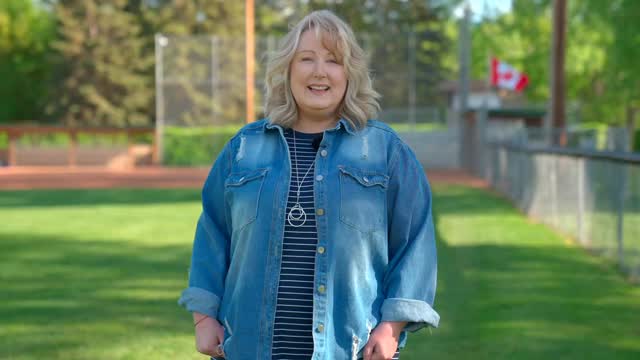 Renae Clark, recipient of the Mayor’s Special Award, shares her experience knocking it out of the park as a driving force behind youth baseball in Red Deer.
2025 Mayor’s Recognition Awards 🎥
#RedDeerMinorBaseball #RedDeerRangers #Baseball #MayorsRecognitionAwards #CityofRedDeer