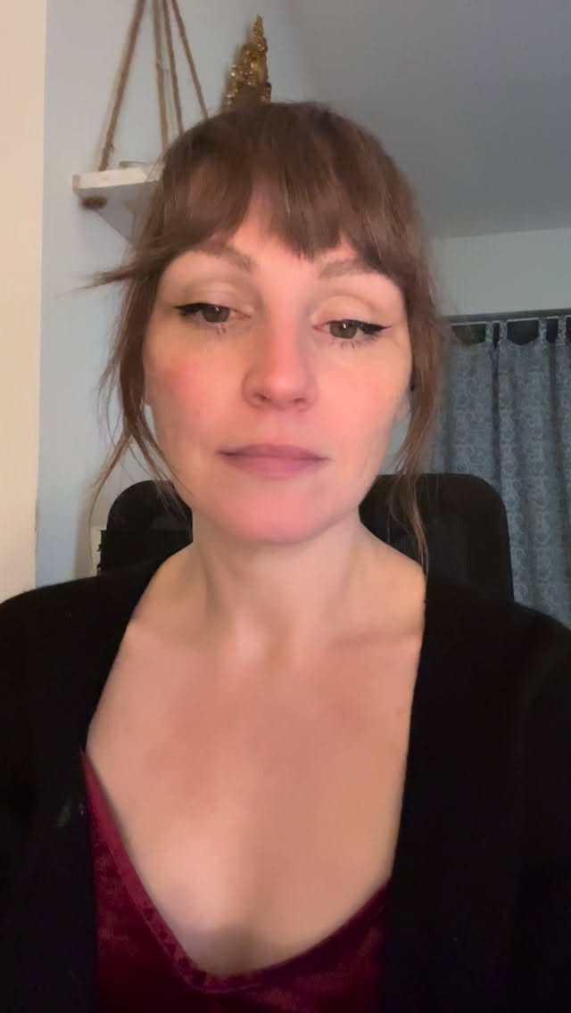 Sometimes you just need a little bit of help and deeper insight. The conscious mind can only go so far, the good juicy answers are in the subconscious mind.
We can easily access this in hypnosis.
Side note: not all hypnosis is the same. Not all practitioners look for the root causes that are actually driving the issues. So make sure you educate yourself on what kind of hypnotic methods your practitioner uses 💕