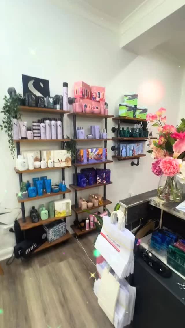 Cue the festive sparkle ✨
SuCasa Hair Artistry has the ultimate gift ideas for the ones who love their locks… maybe a little too much 💁🏼♀️
Alfaparf Milano Semi Di Lino MILANO VIBES Gift Sets
Professional Salon hair care packaged oh-so-beautifully and ready to wrap.
📍 SuCasa Hair Artistry | 224 Brunker Road Adamstown NSW
📞 02 4044 3141
#christmasgiftideas #haircare #sucasahairartistry #sucasahair #newcastlehair #adamstownnsw #hairgiftideas #newcastlehair #alfaparf #semidilino #milanovibes #salonexclusive #luxuryhaircare #selfcare #selflove #healthyhaircare