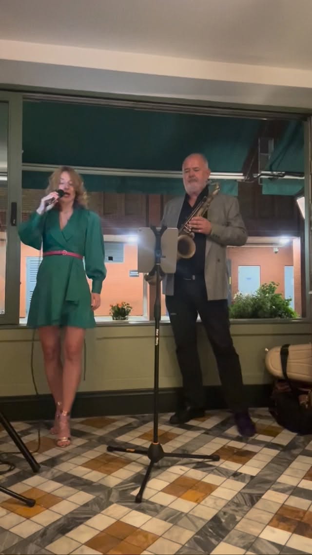 IVY O’CLOCK 🎤🎷🌿✨
It’s that time again! Tonight, myself and sax superstar @boysey_battrum will be back at @the_ivy_collection St Albans between 7-10pm and then again on November 19th. Can’t wait to see you there!
With Christmas fast approaching we are here for all your Christmas party needs. DM me for more details.
Sarah x
.
.
.
.
.
.
#sarahjonesjazz #jazzsinger #jazzvocalist #saxplayer #saxophonist #saxophone #donaldfagen #jazzduo #jazzmusic #jazzmusicians #theivy #stalbans #stalbansbusiness #stalbansmusic #miltonkeynes